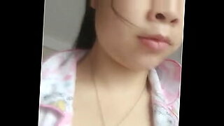 Een jonge Chinese vrouw wordt ondeugend met haar minnaar in HD.