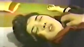 Cảnh cổ điển và diễn viên Nhật Bản trong một bộ phim khiêu dâm cổ điển.