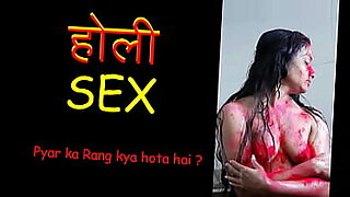 十个野女人在Holi节期间享受着XXX肛交。