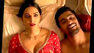 Kapoor XXX menampilkan adegan panas dan tabu dalam HD.