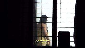 Film-film Amerika menampilkan adegan seks yang intens dari belakang.