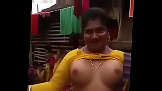 Gadis Bangladeshi mengalami kesenangan nafsu pertamanya.