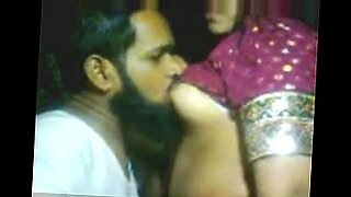 Ινδικό MMS με καυτό ομαδικό σεξ
