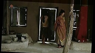 Die Outdoor-Eskapade einer sinnlichen tamilischen Tante vor der Kamera aufgenommen