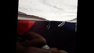 ンガジャリンとテントを着たボシルのワイルドなライド。